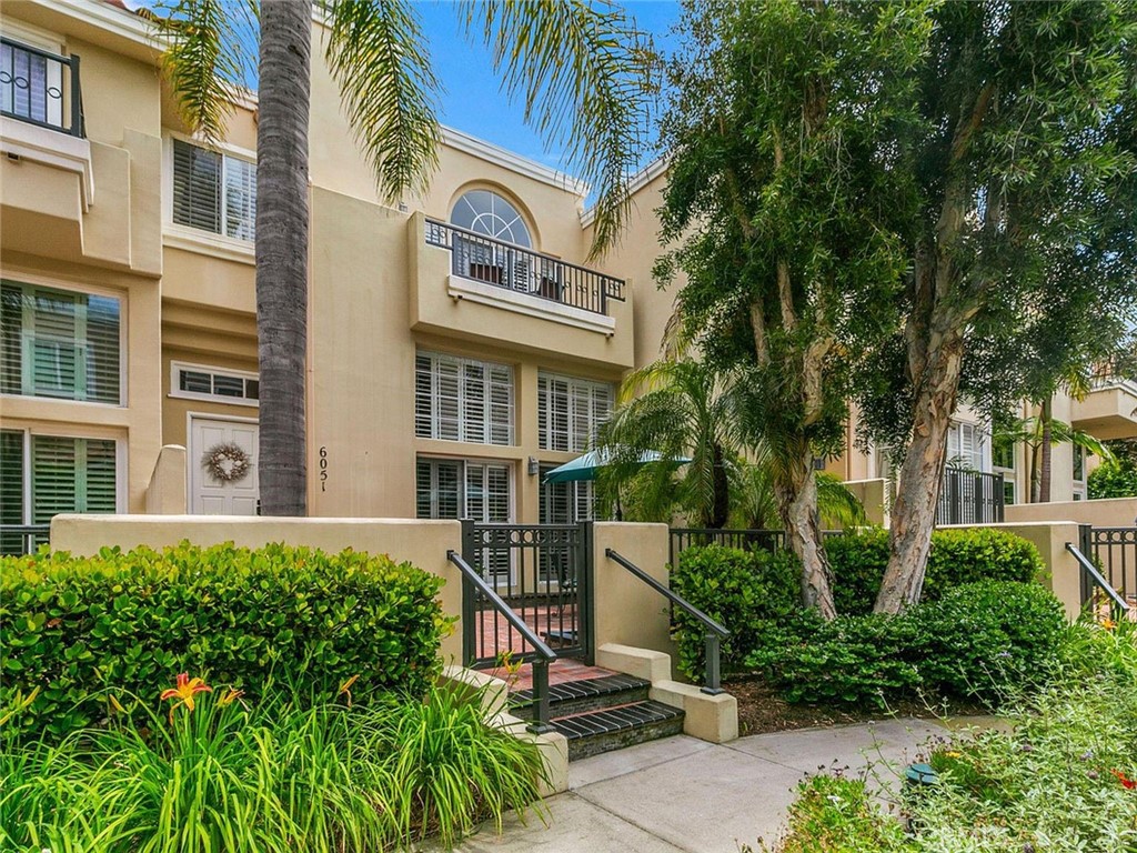 6051 Shadowbrook Circle