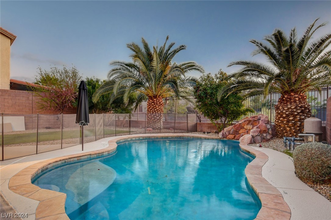 2537 Chateau Clermont Street