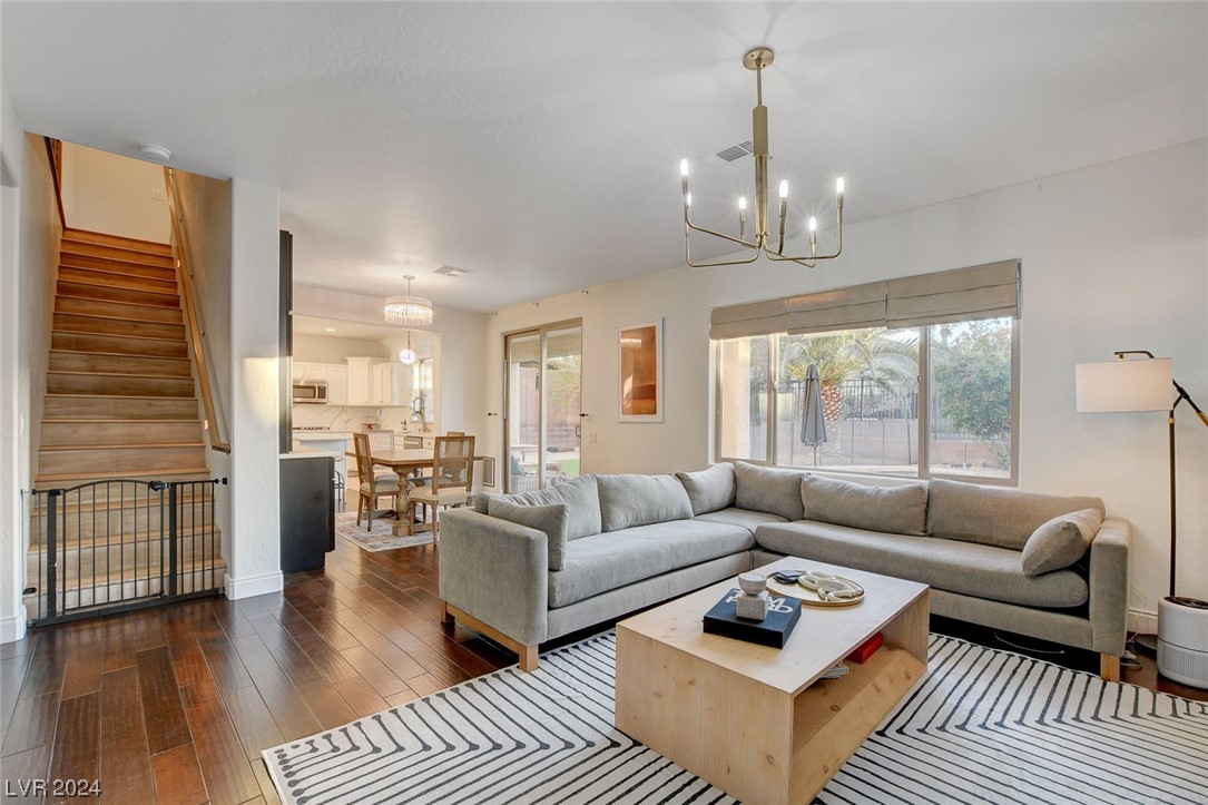 2537 Chateau Clermont Street