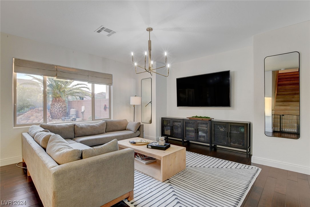 2537 Chateau Clermont Street