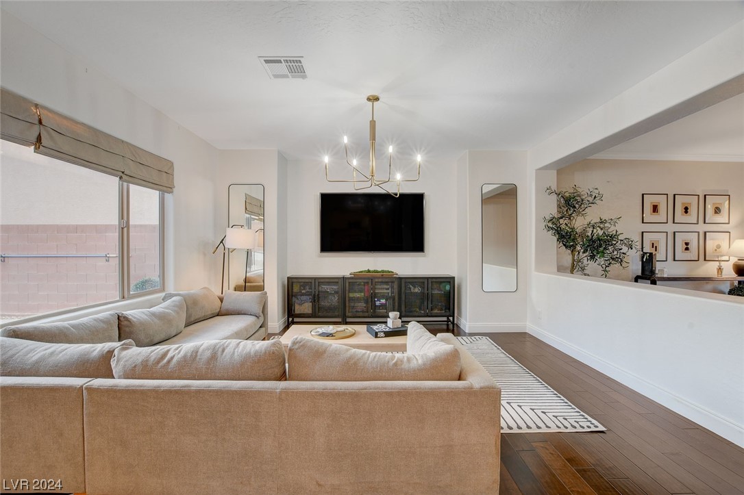 2537 Chateau Clermont Street