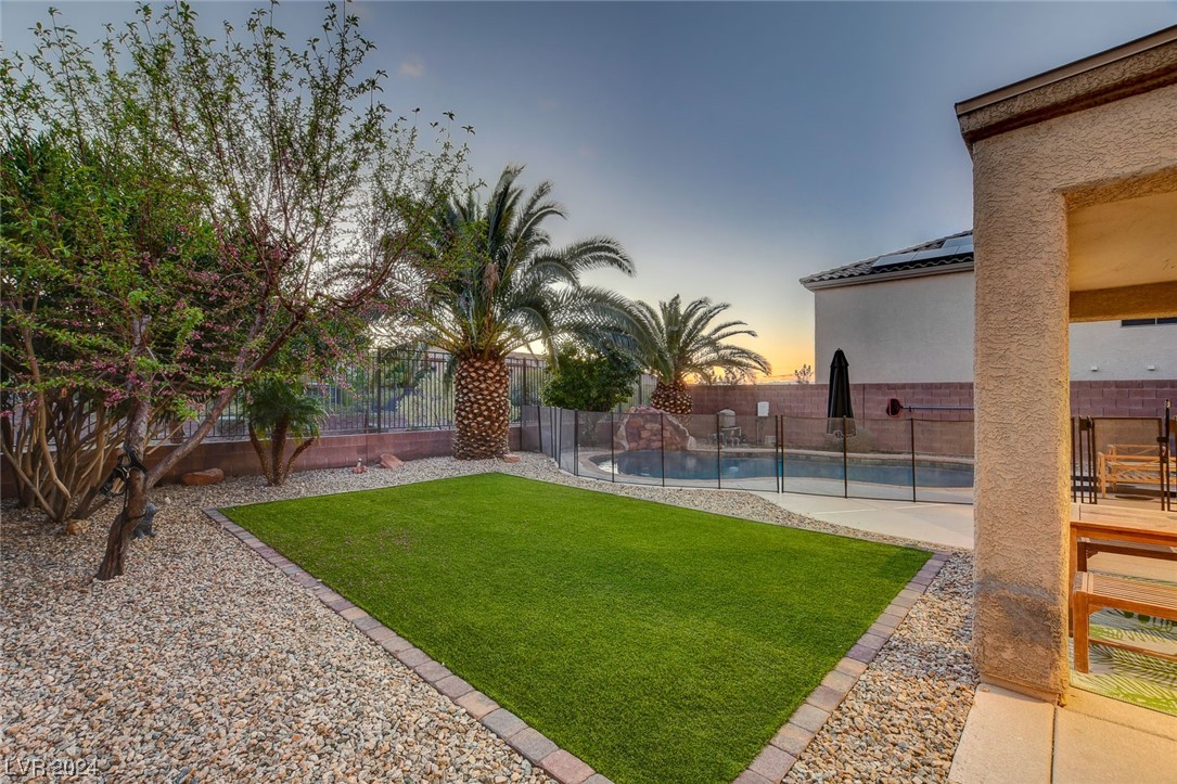 2537 Chateau Clermont Street