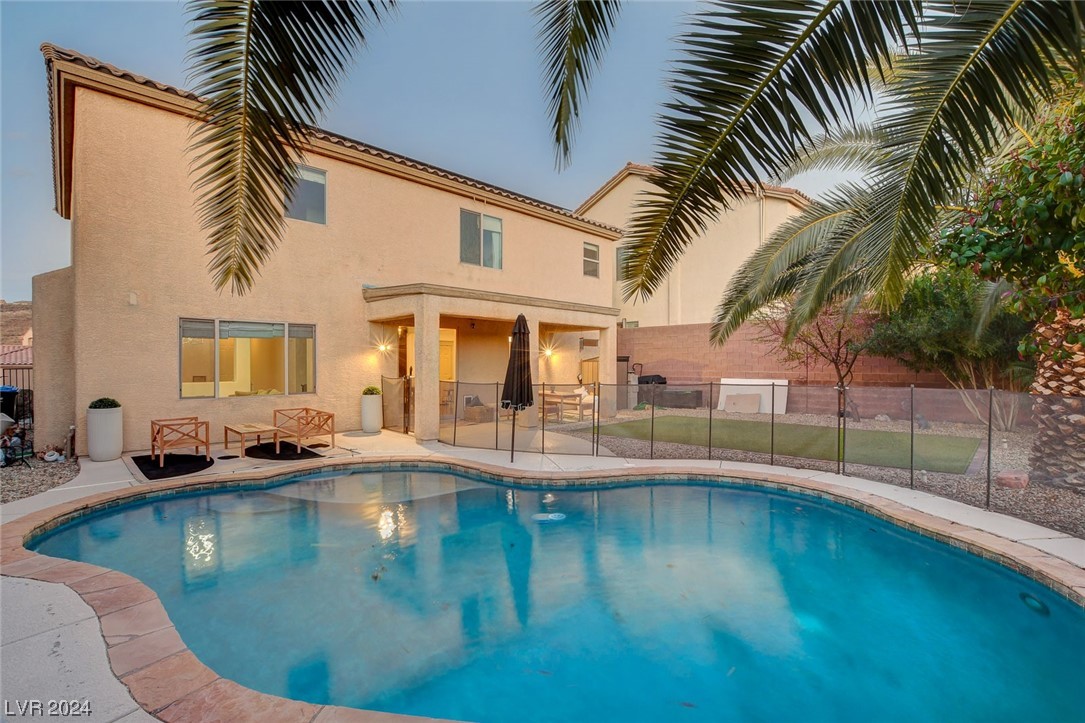 2537 Chateau Clermont Street