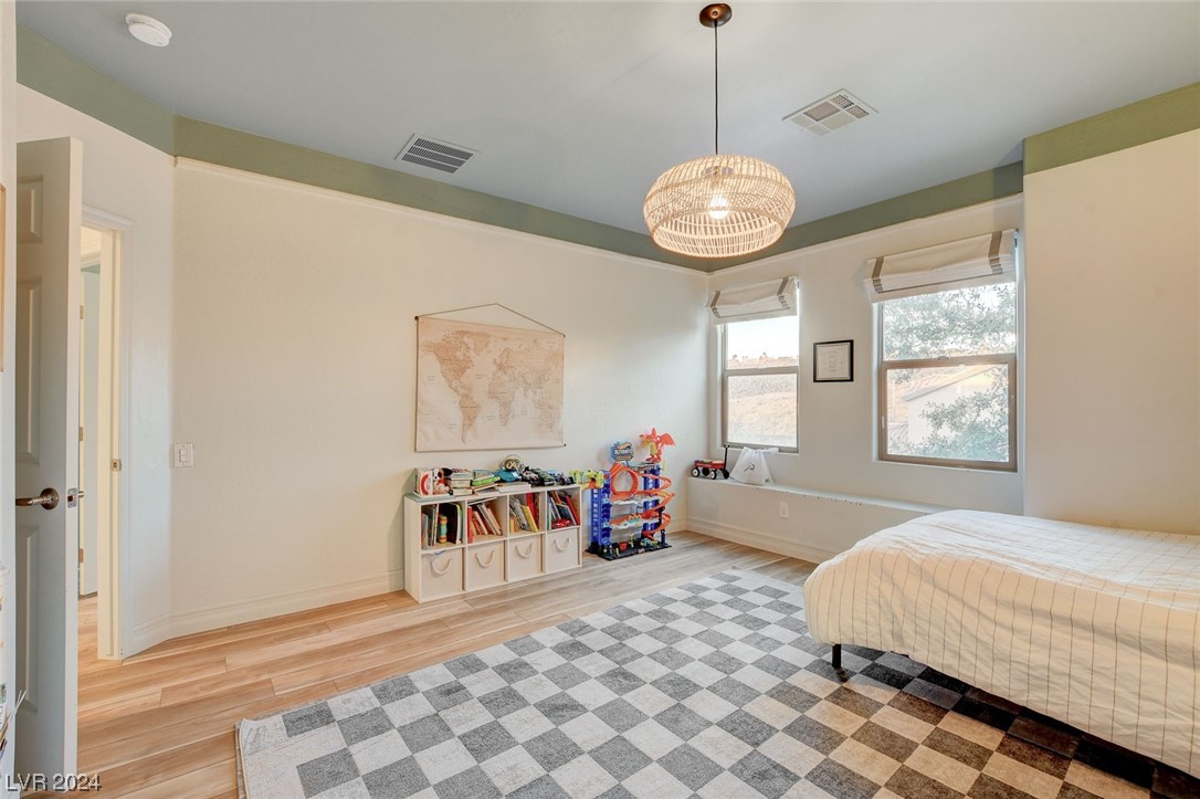 2537 Chateau Clermont Street