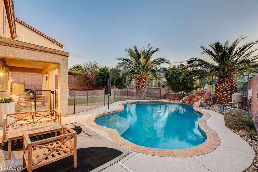 2537 Chateau Clermont Street
