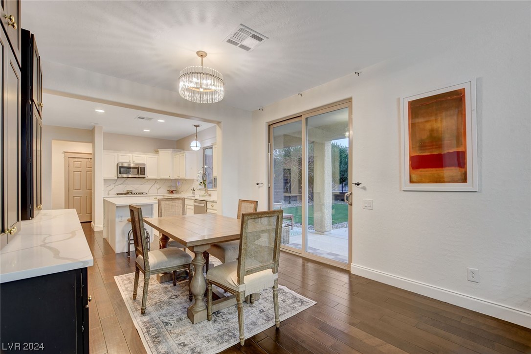 2537 Chateau Clermont Street