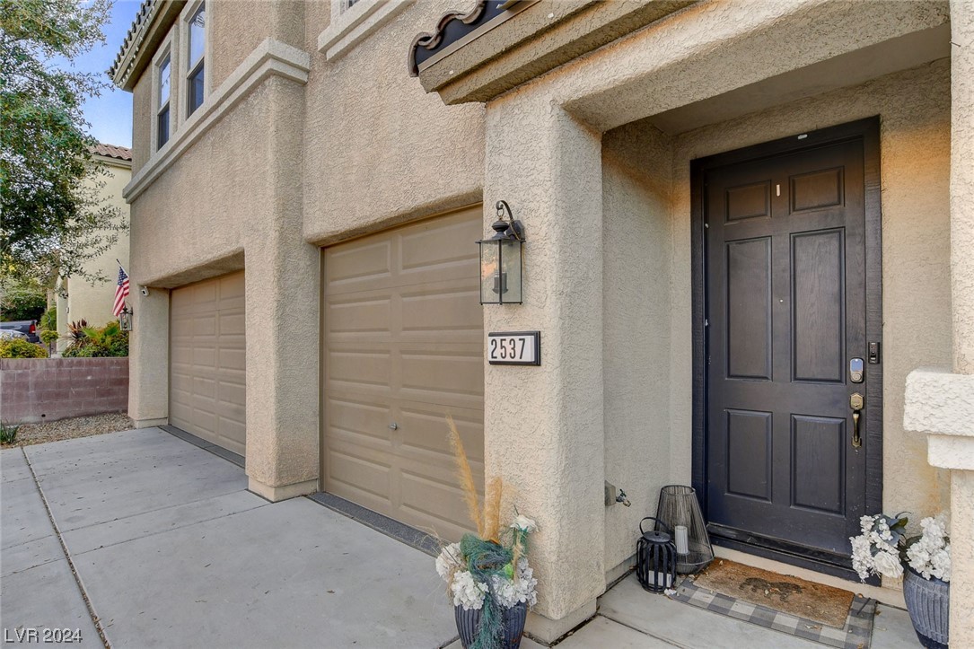 2537 Chateau Clermont Street