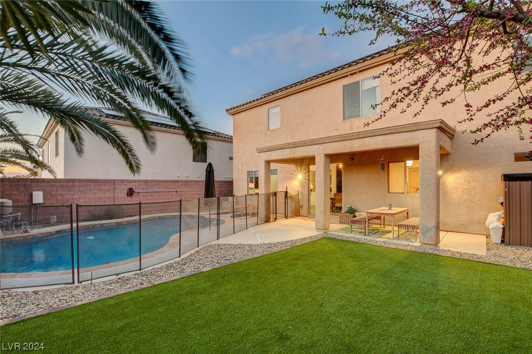 2537 Chateau Clermont Street