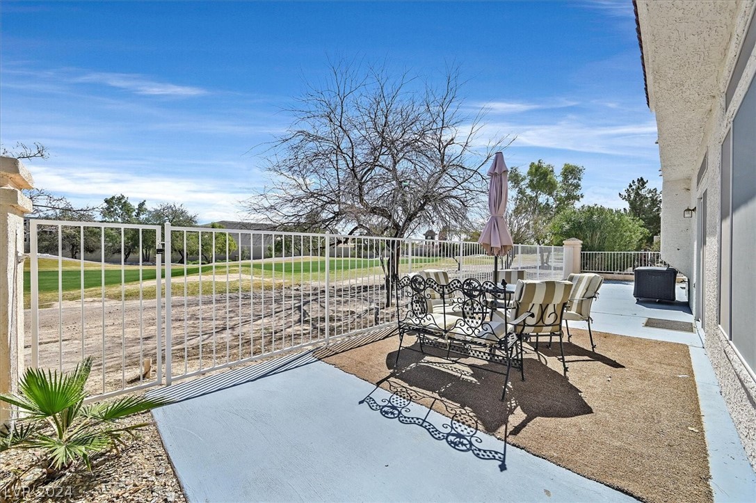 4940 Forest Oaks Drive
