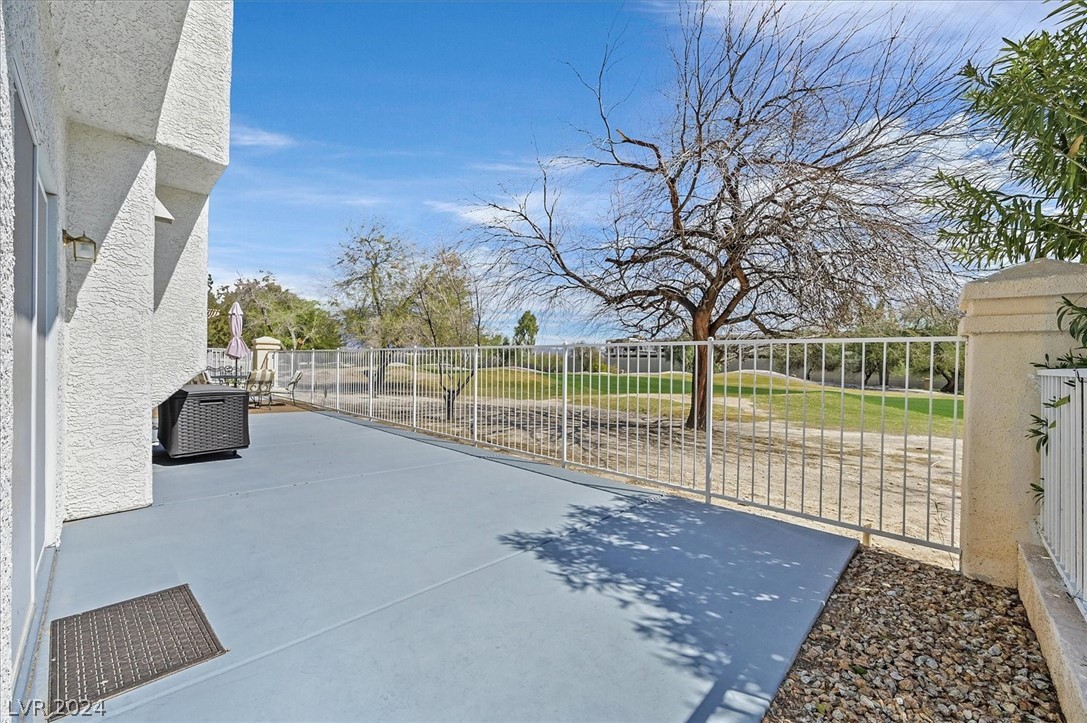 4940 Forest Oaks Drive
