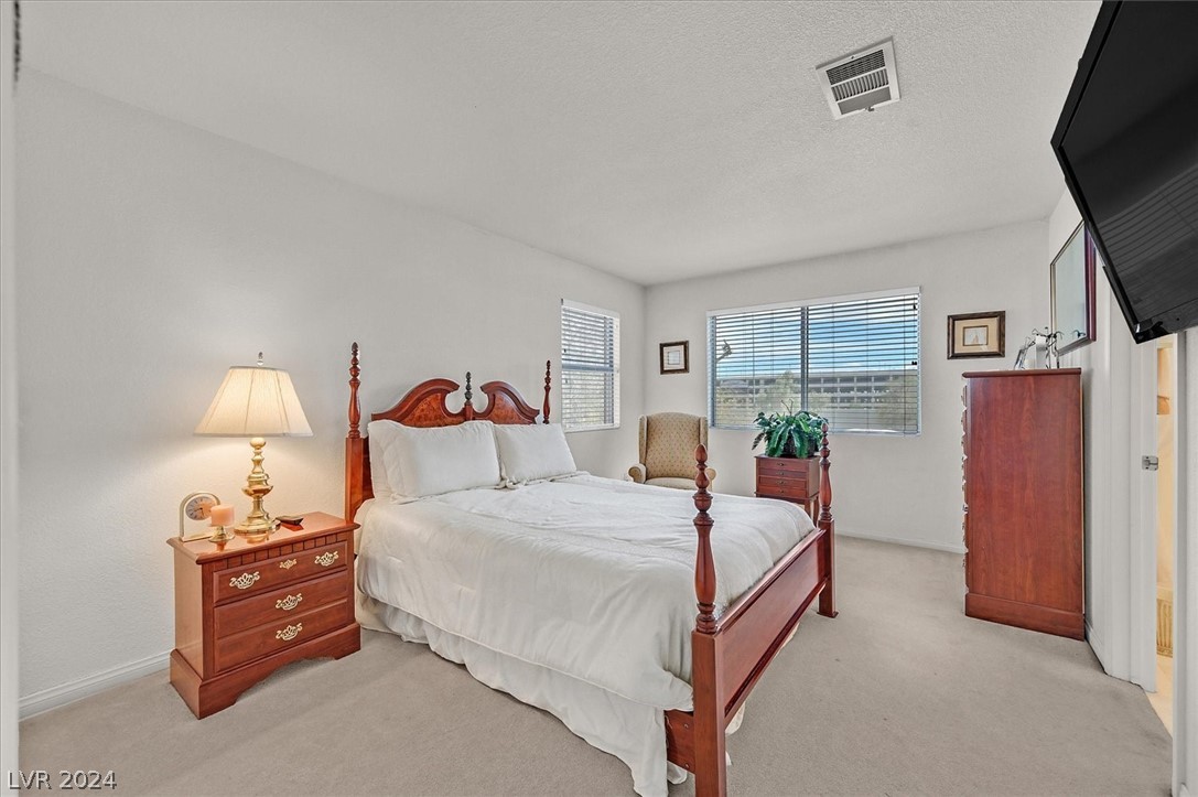 4940 Forest Oaks Drive
