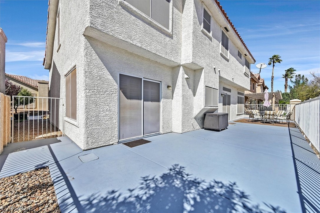 4940 Forest Oaks Drive