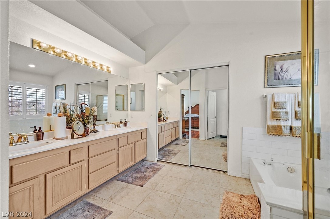 4940 Forest Oaks Drive