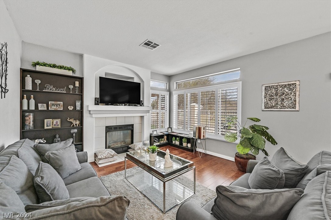 4940 Forest Oaks Drive
