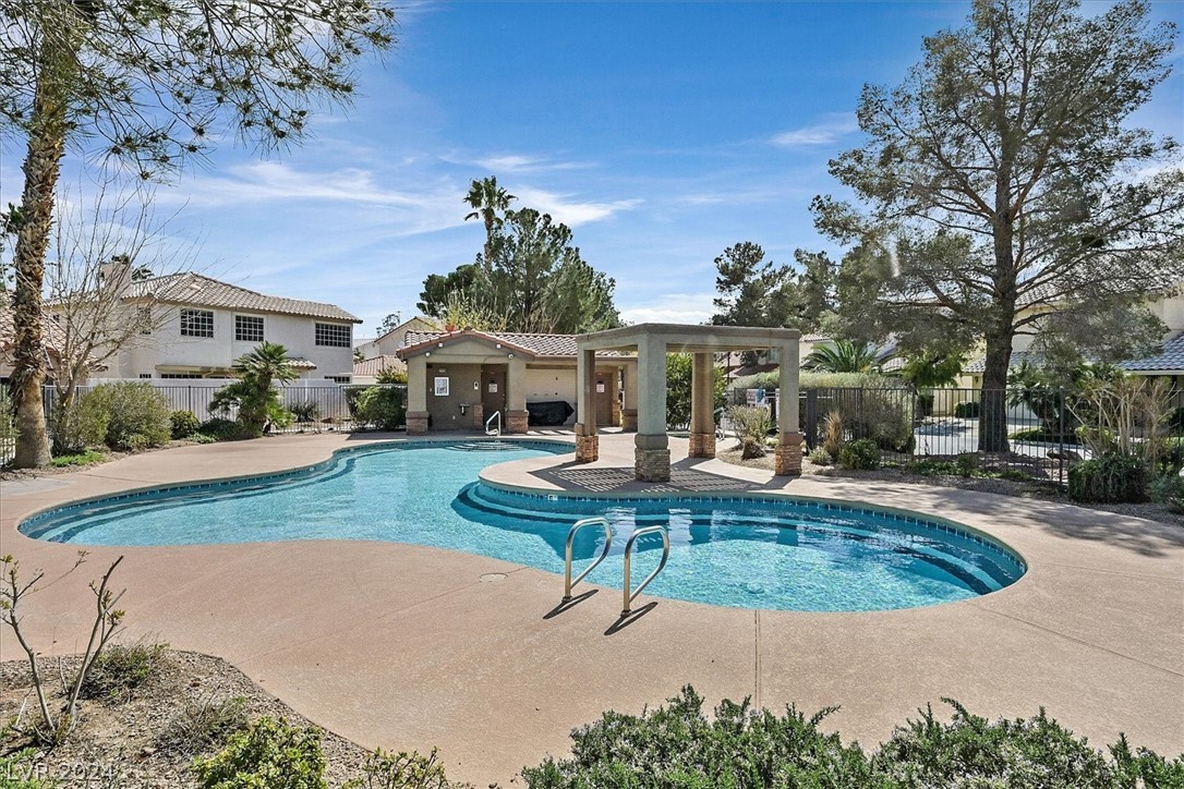 4940 Forest Oaks Drive