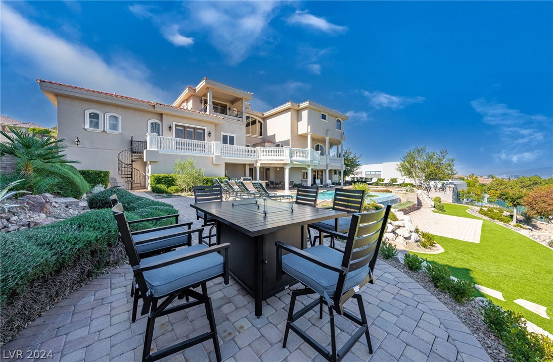 2876 Quartz Canyon Drive