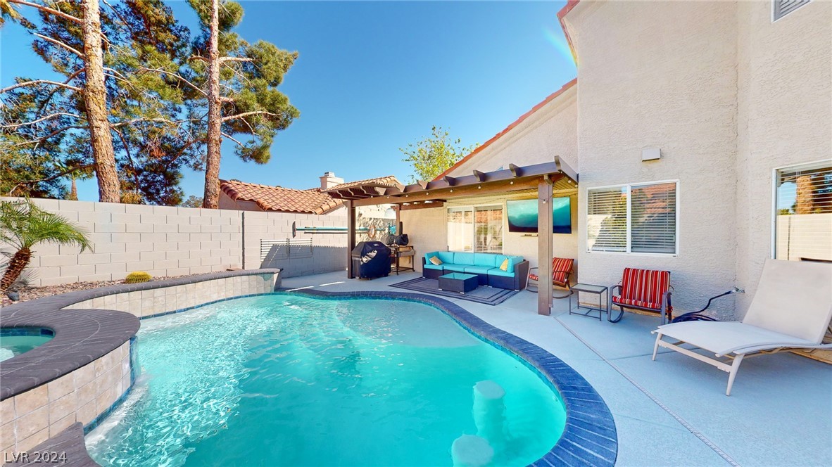 5724 Solimar Lane