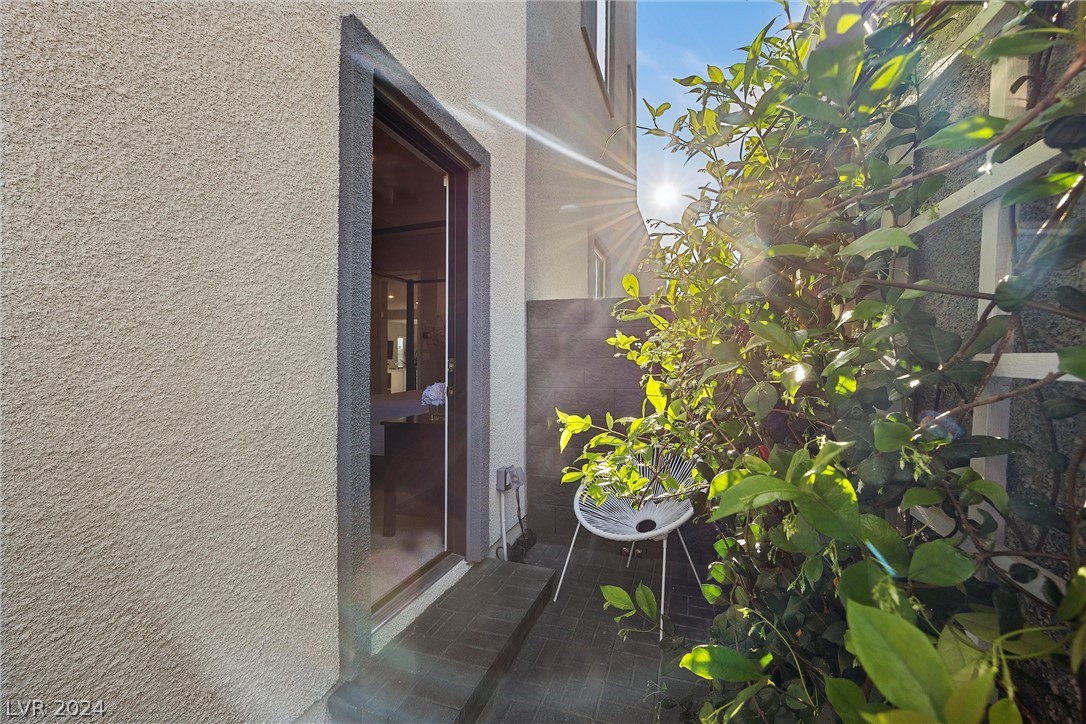 755 Glowing Horizon Street