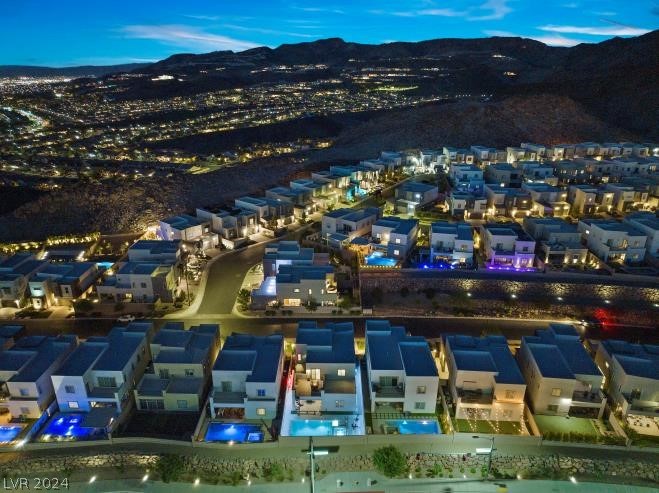 755 Glowing Horizon Street