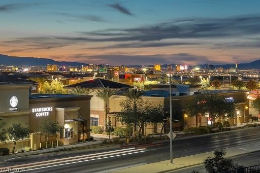755 Glowing Horizon Street