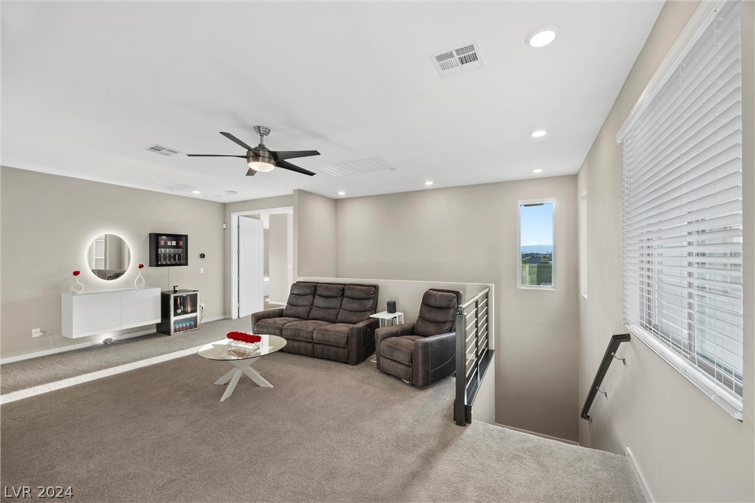 755 Glowing Horizon Street