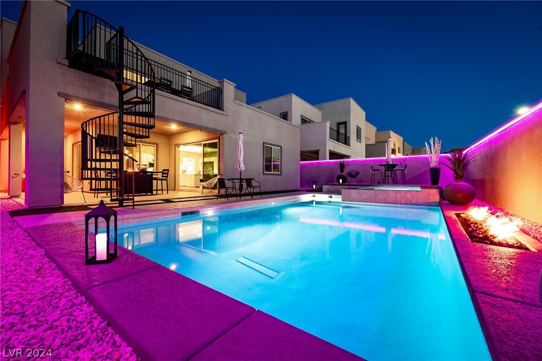 755 Glowing Horizon Street