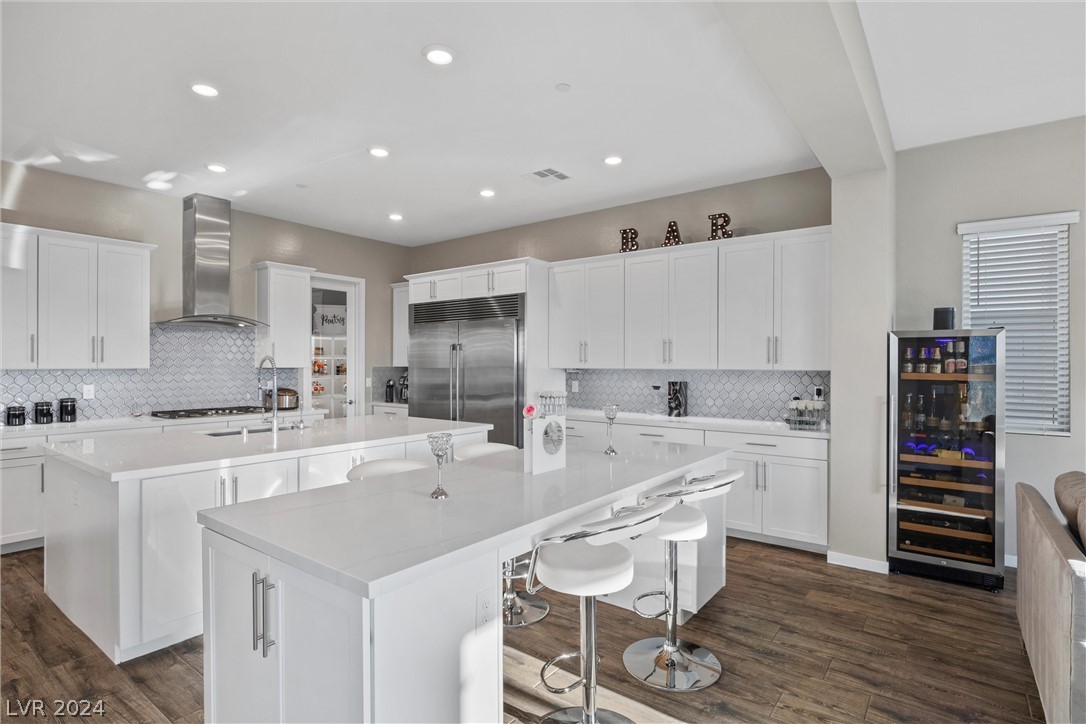 755 Glowing Horizon Street