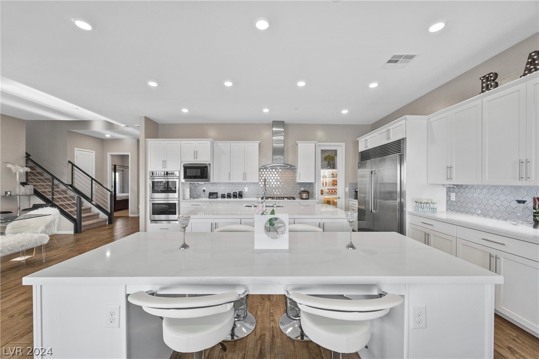 755 Glowing Horizon Street