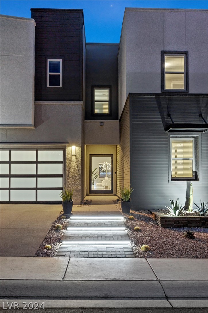 755 Glowing Horizon Street
