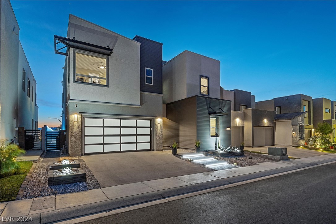 755 Glowing Horizon Street
