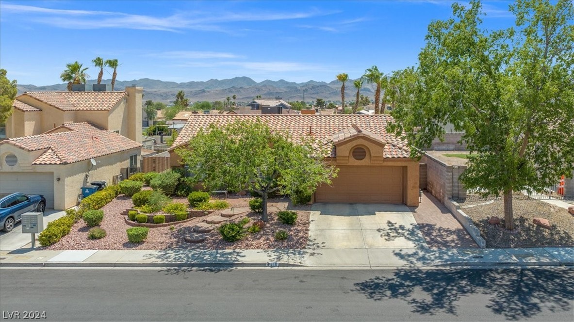 819 Arrowhead Trail