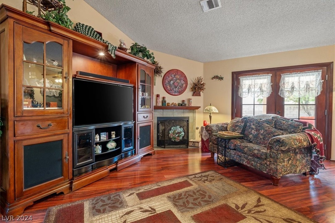 819 Arrowhead Trail