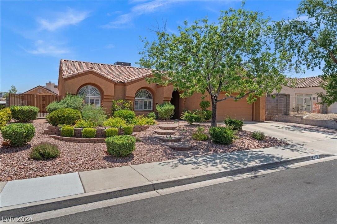 819 Arrowhead Trail