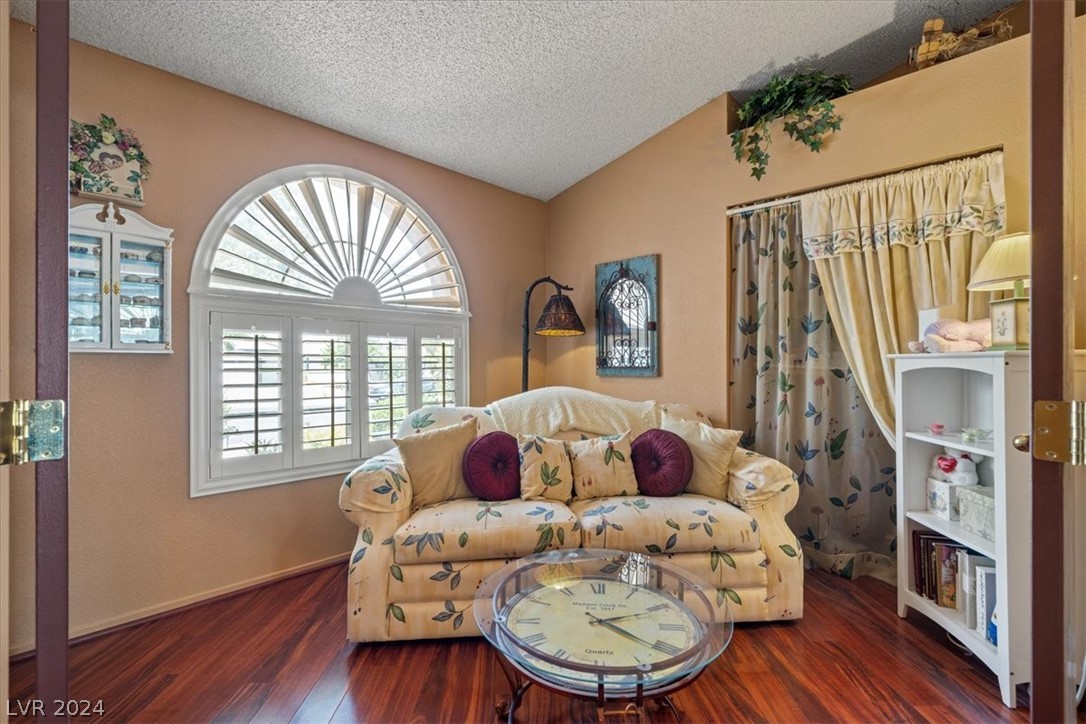 819 Arrowhead Trail