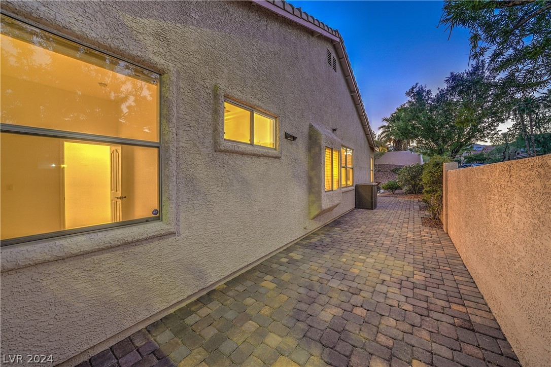 1213 Corona Valley Street