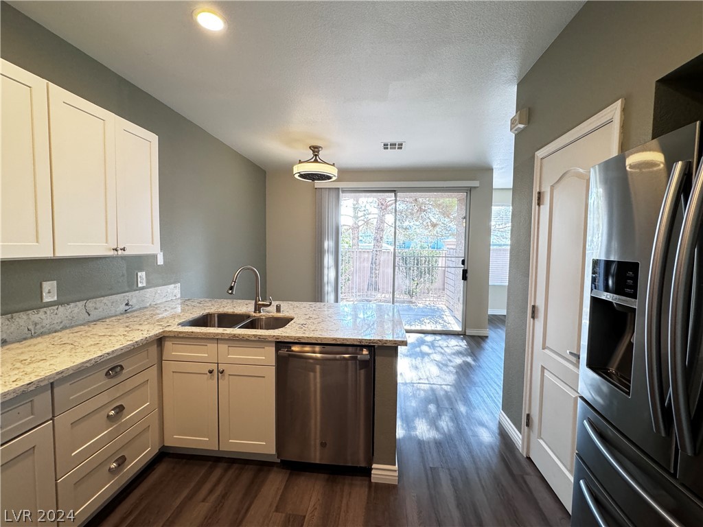 251 South Green Valley Parkway 1812