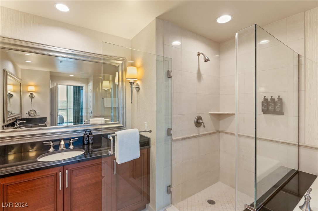 125 East Harmon Avenue 3520
