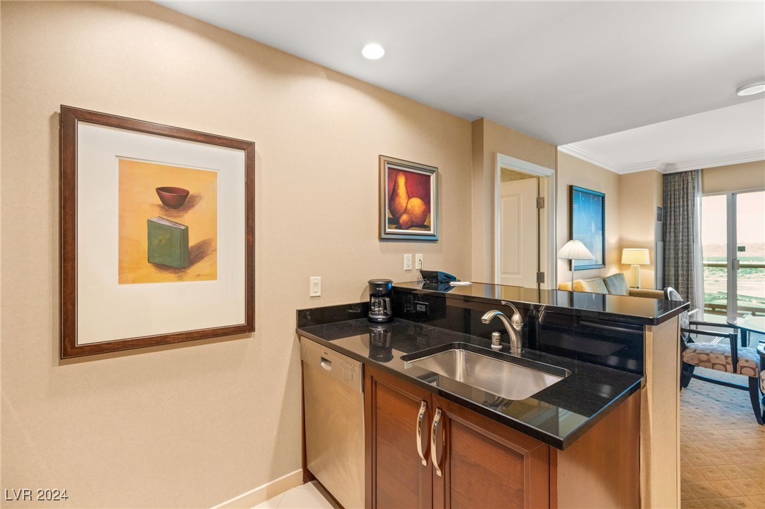 125 East Harmon Avenue 3520