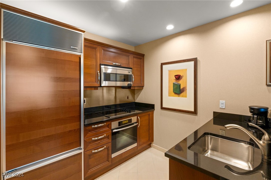 125 East Harmon Avenue 3520