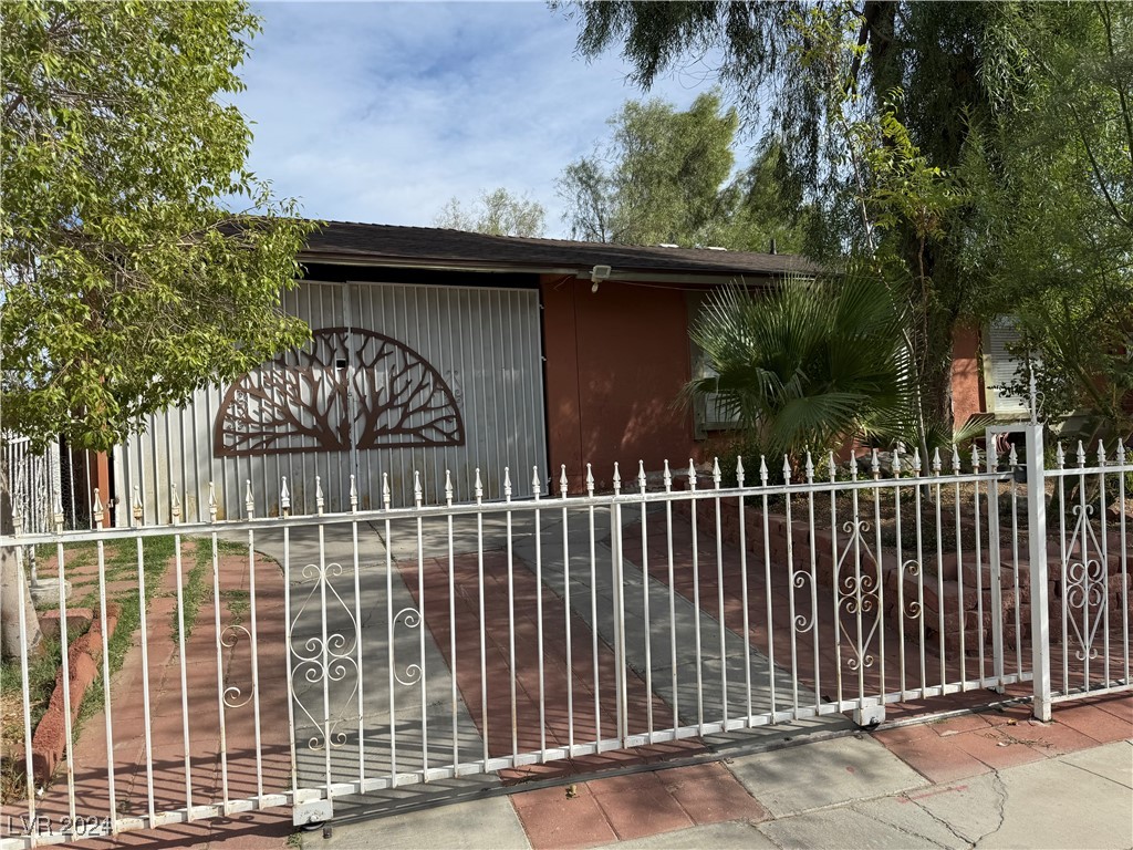 2813 Searles Avenue