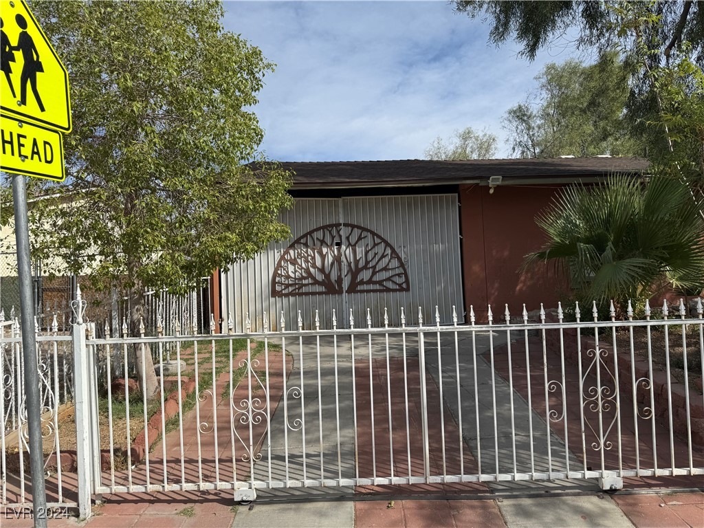 2813 Searles Avenue