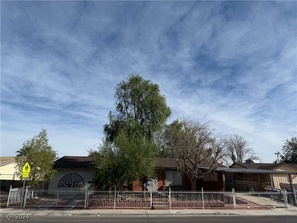 2813 Searles Avenue