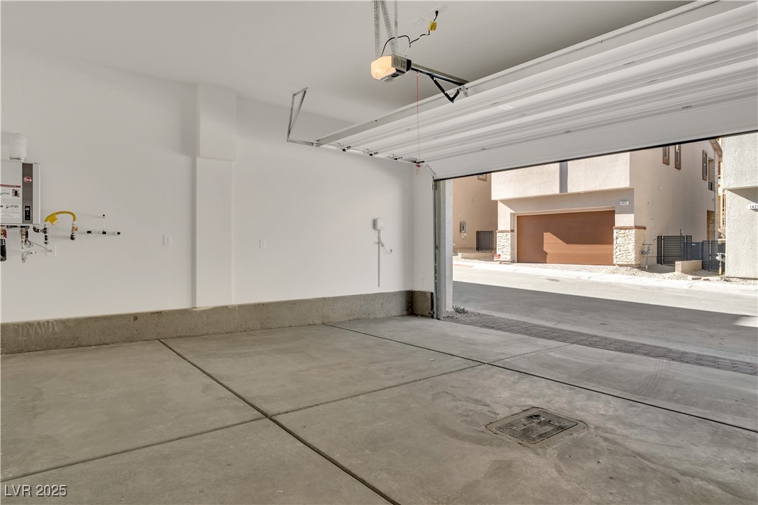 1426 Whistling Kite Street