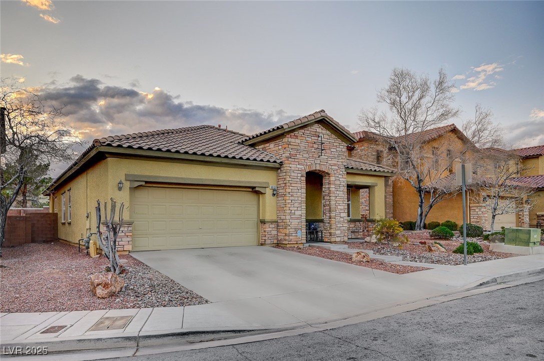 6077 Honeysuckle Ridge Street