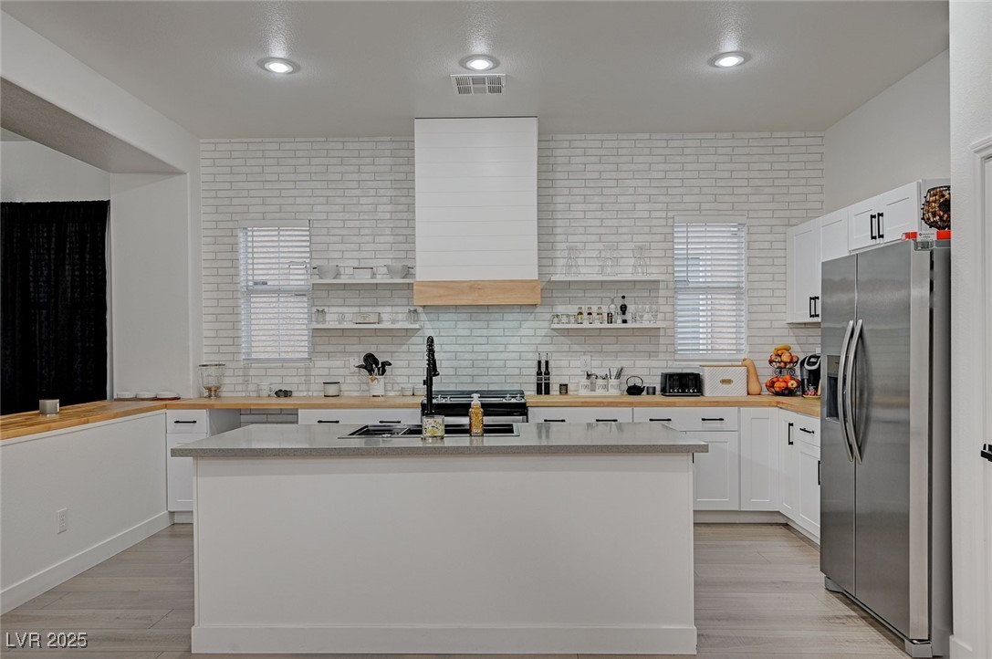 6077 Honeysuckle Ridge Street