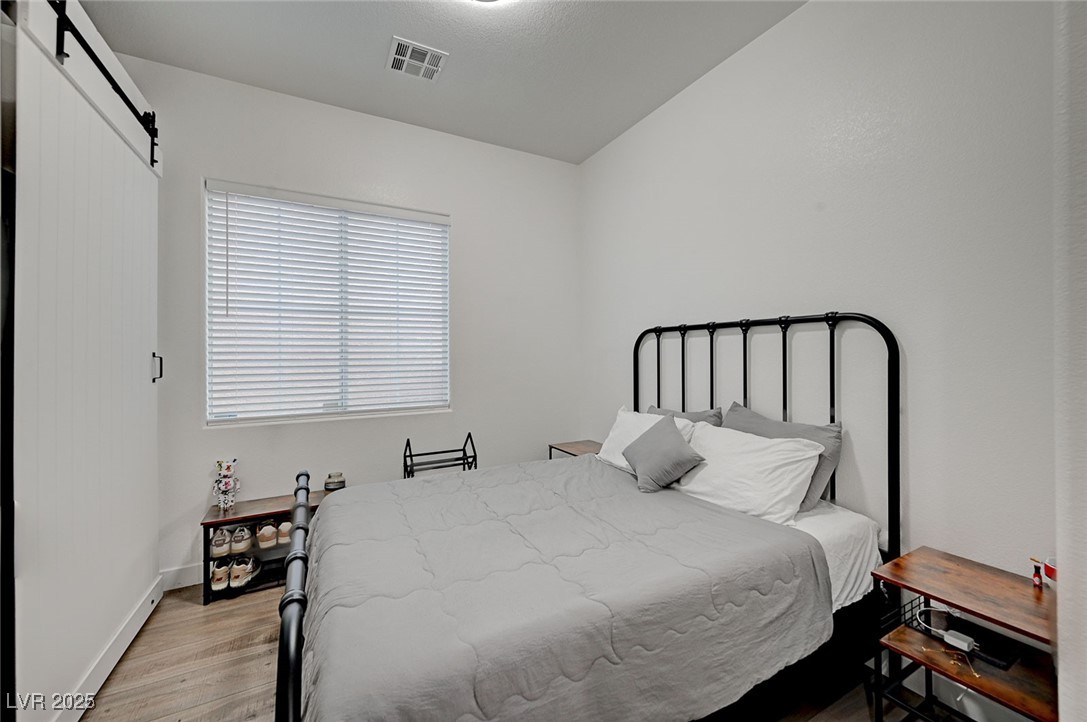 6077 Honeysuckle Ridge Street