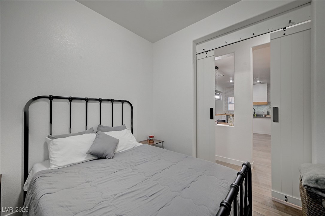 6077 Honeysuckle Ridge Street