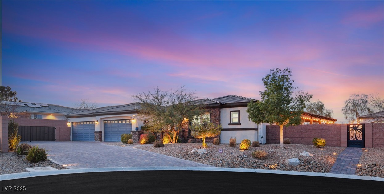7165 North Grand Canyon Drive