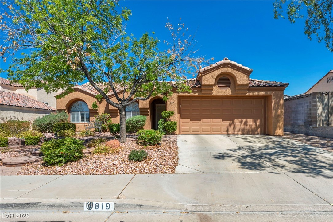 819 Arrowhead Trail