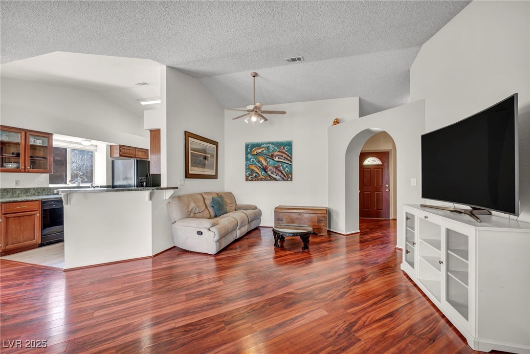 819 Arrowhead Trail